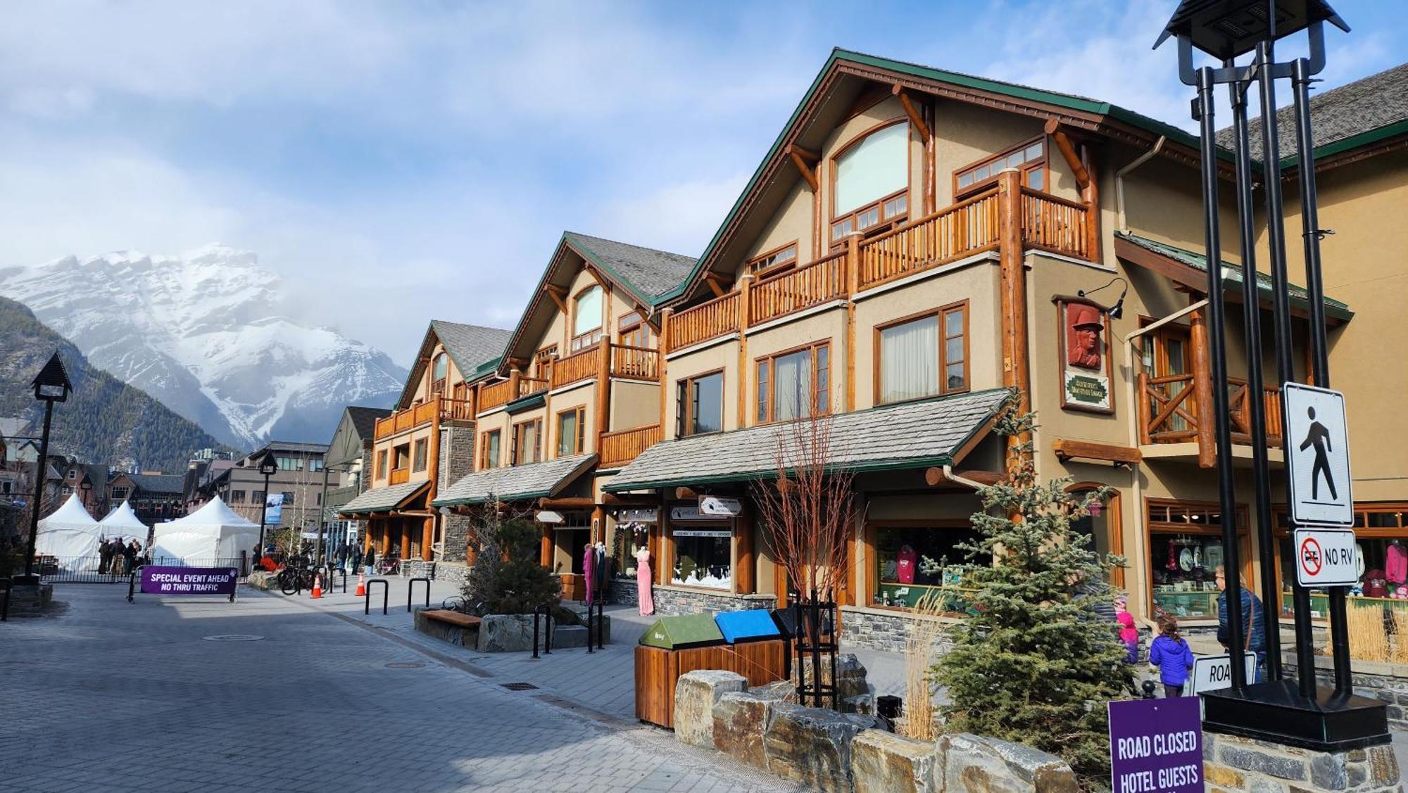 Brewster Mountain Lodge Banff Esterno foto